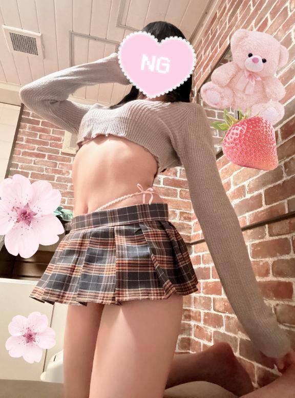 ヘソだしニット?