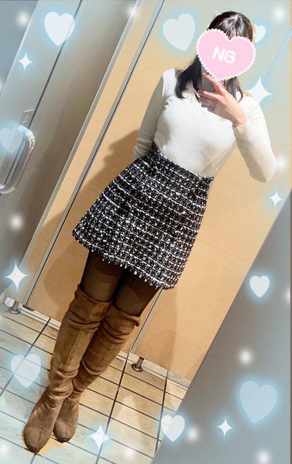 私服?ニーハイブーツ