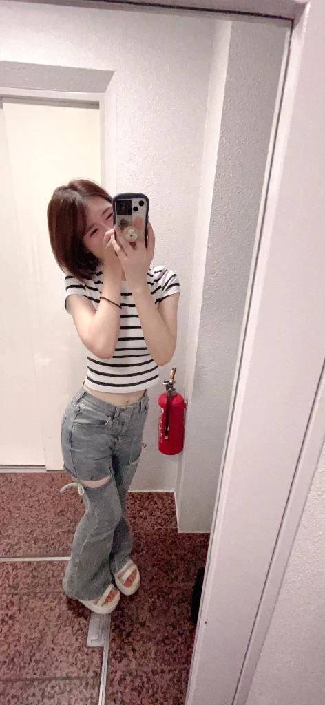 チラッ🤭