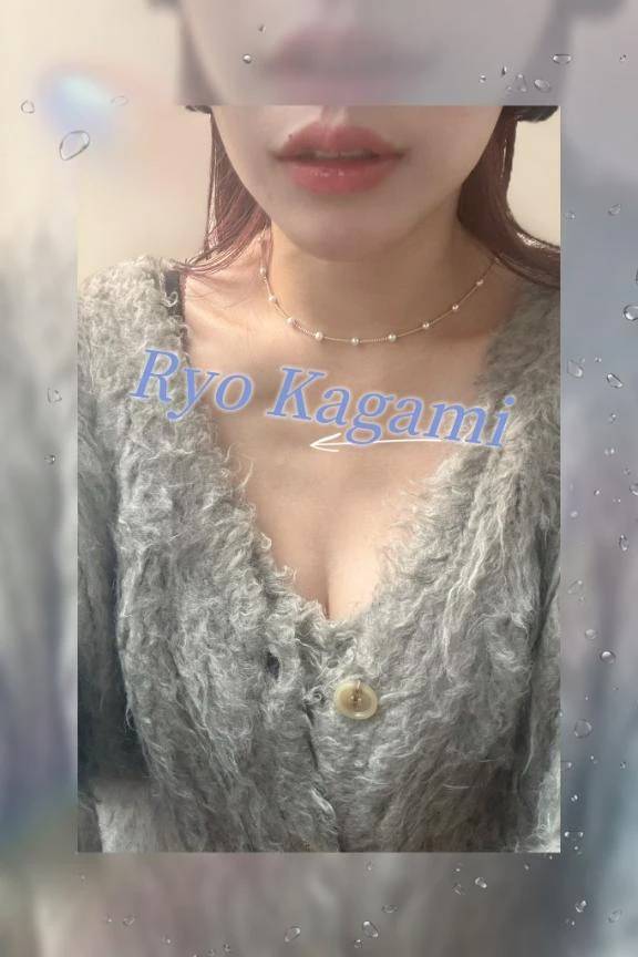 ニットの下は…