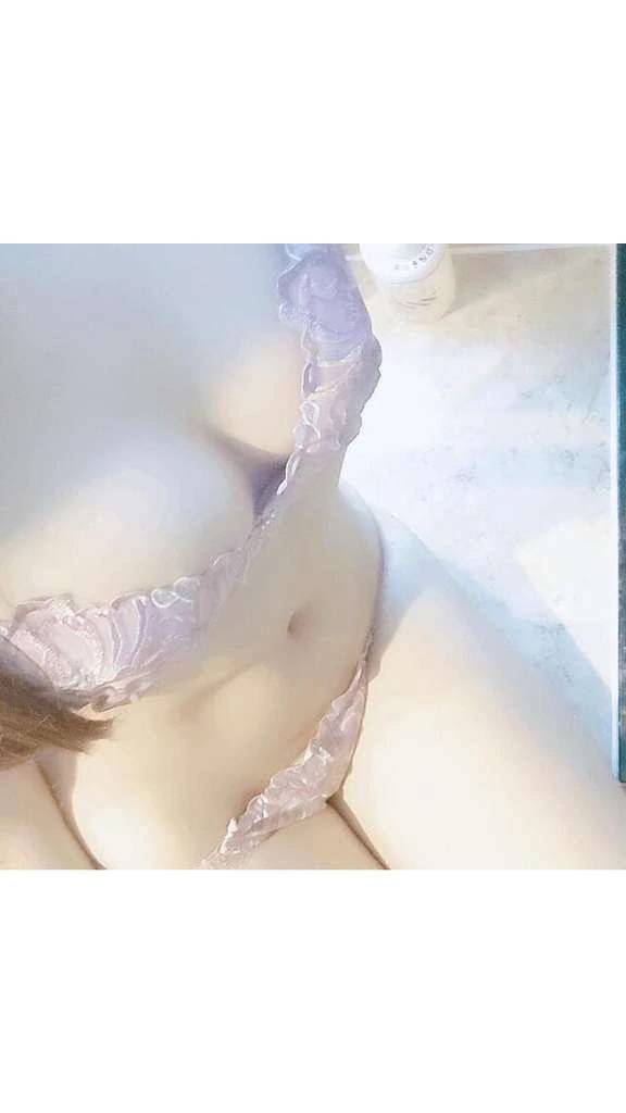 神埼ひな（池袋㊙エステフル勃起）