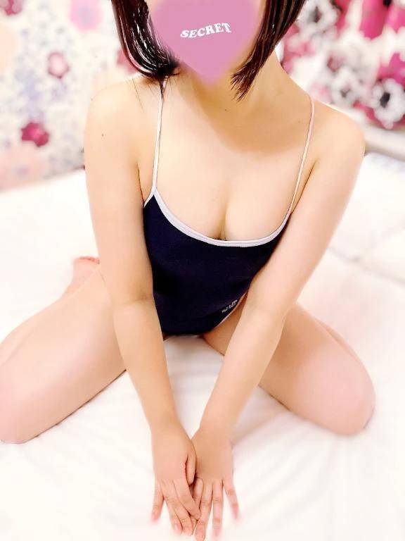 長谷川ゆみ（池袋㊙エステフル勃起）