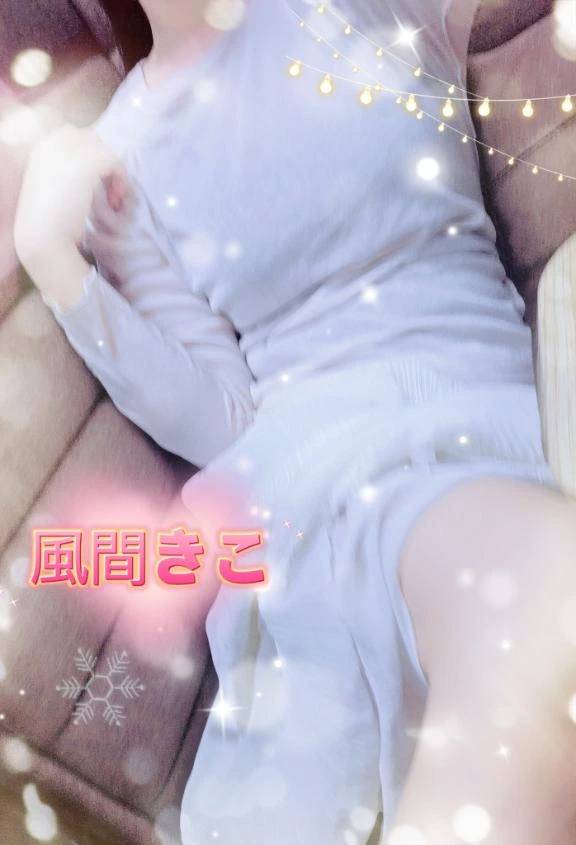 ひらひらのスカートの中は…？
