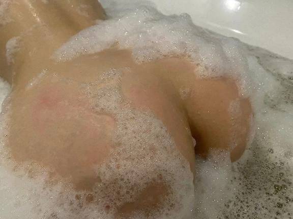 少し大胆な姿で…