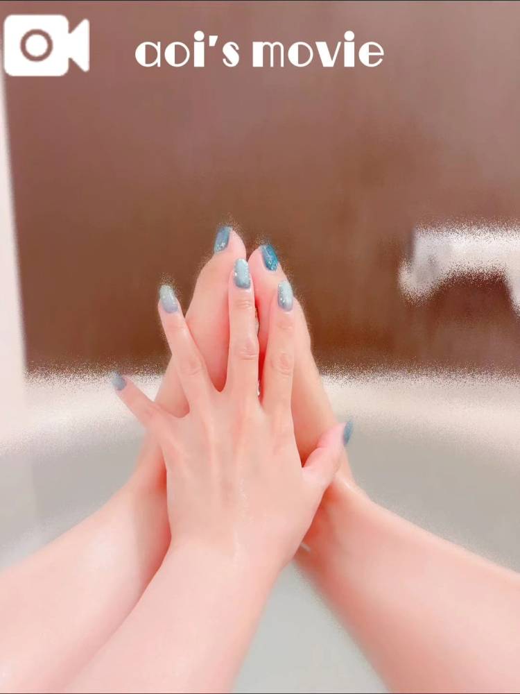 音量注意📽ナニが挟まってるの？💕