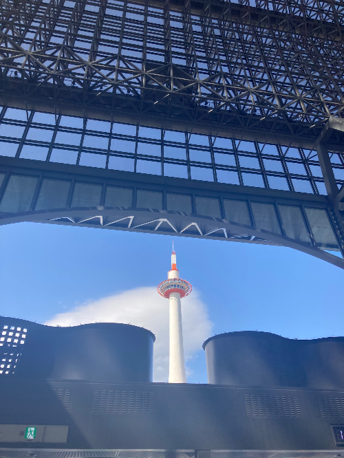 快晴の京都タワー