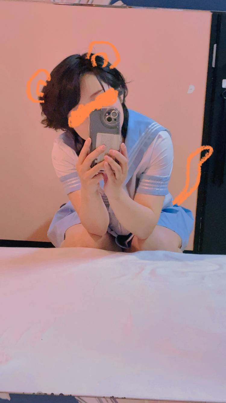 ねむ(西川口マーメイド~人魚姫~)