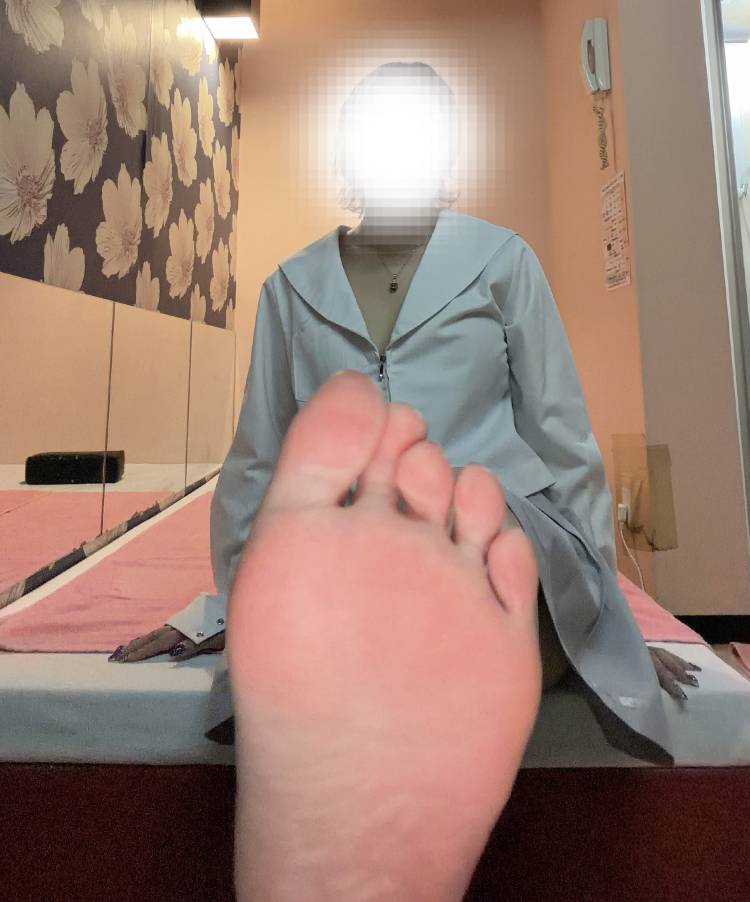 踏みつけ👣⸒⸒本日16:00~23:00