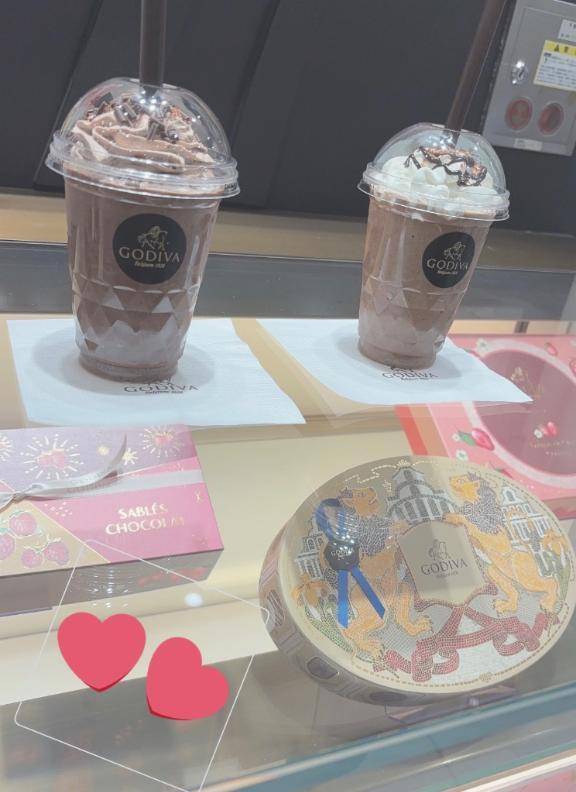 GODIVA︎🧋