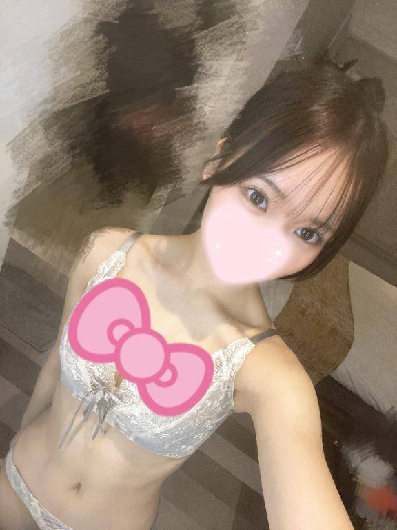 本日18時〜🤍🤍