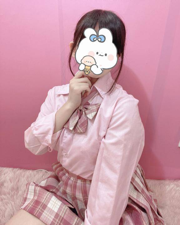 明日一緒に遊ぶ？♡