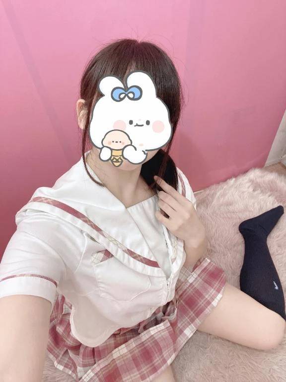 明日一緒に遊ぼう？♡