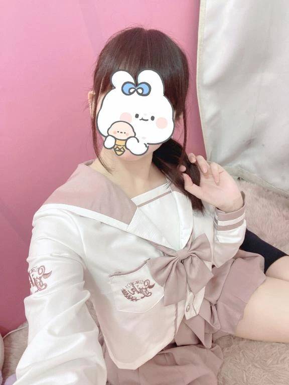 明日一緒に遊ぶ？♡