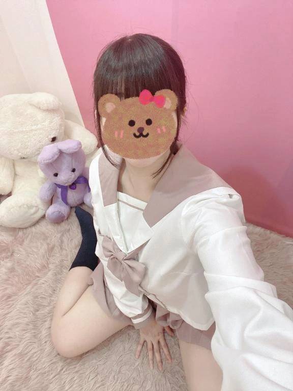 明日一緒に遊ぶ？♡