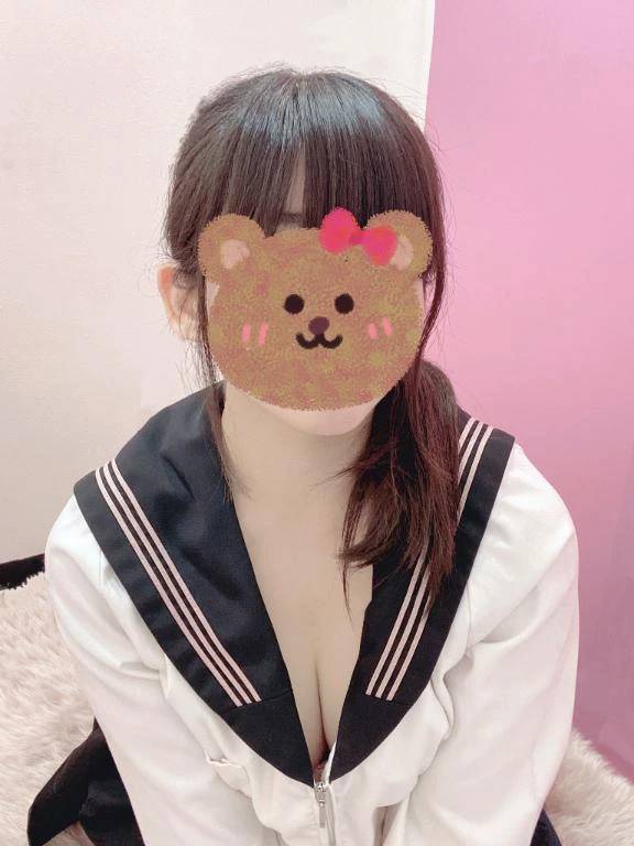明日一緒に遊ぶ？♡