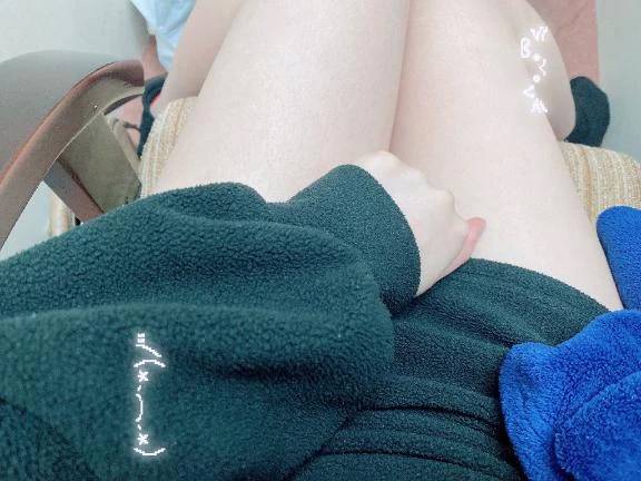 見えちゃいそう///