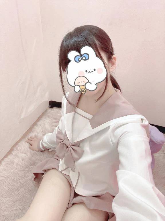 明日一緒に遊ぼ？♡