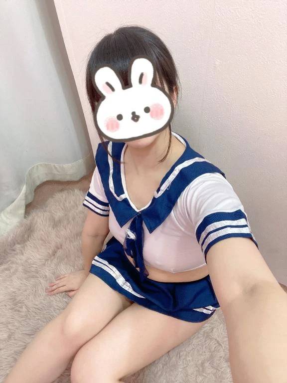 明日一緒に遊ぼ？♡