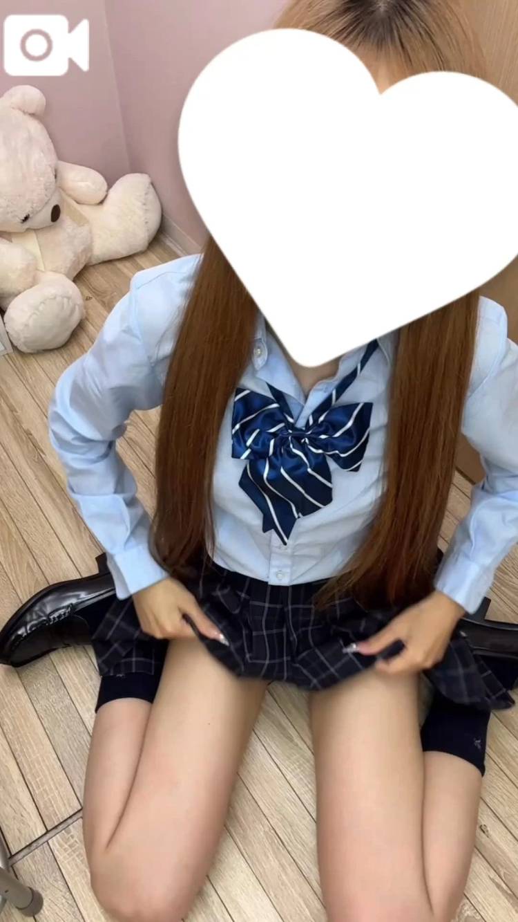 ちらっ///