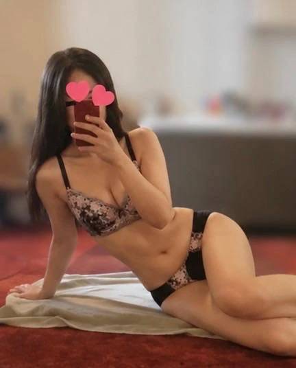 明日居ます😊