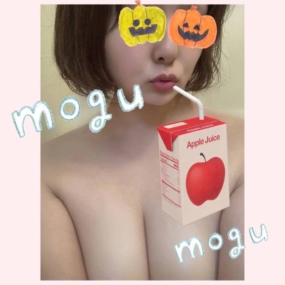 出勤。もぐもぐタイム🍚