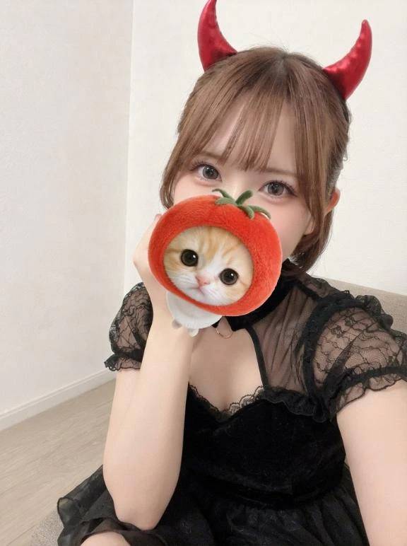 🎃このコスプレも似合ってますか？💕