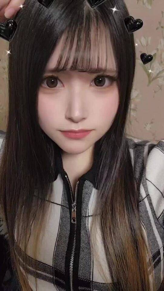 実はこんな顔してますがポ○モンのくじが気になっt