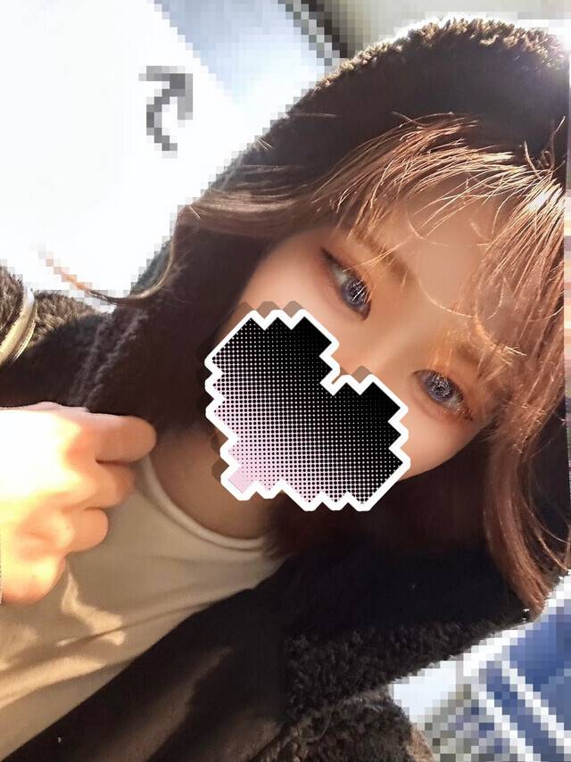 曇り空の下、本日出勤します♡