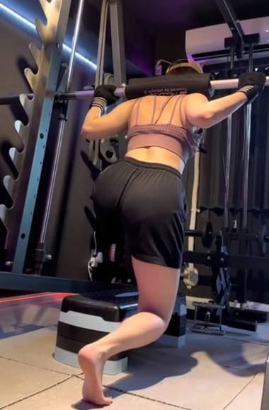 筋トレ女子