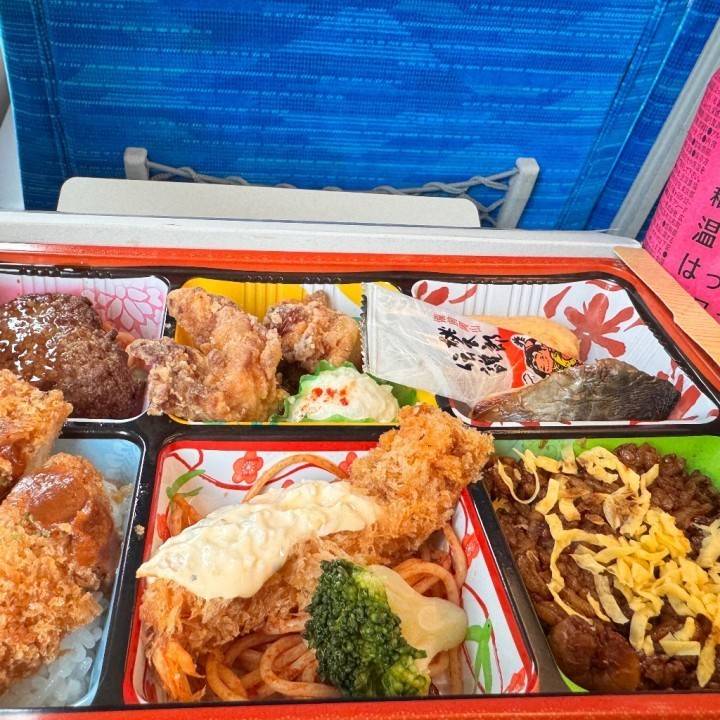 だずげでぇぇ
