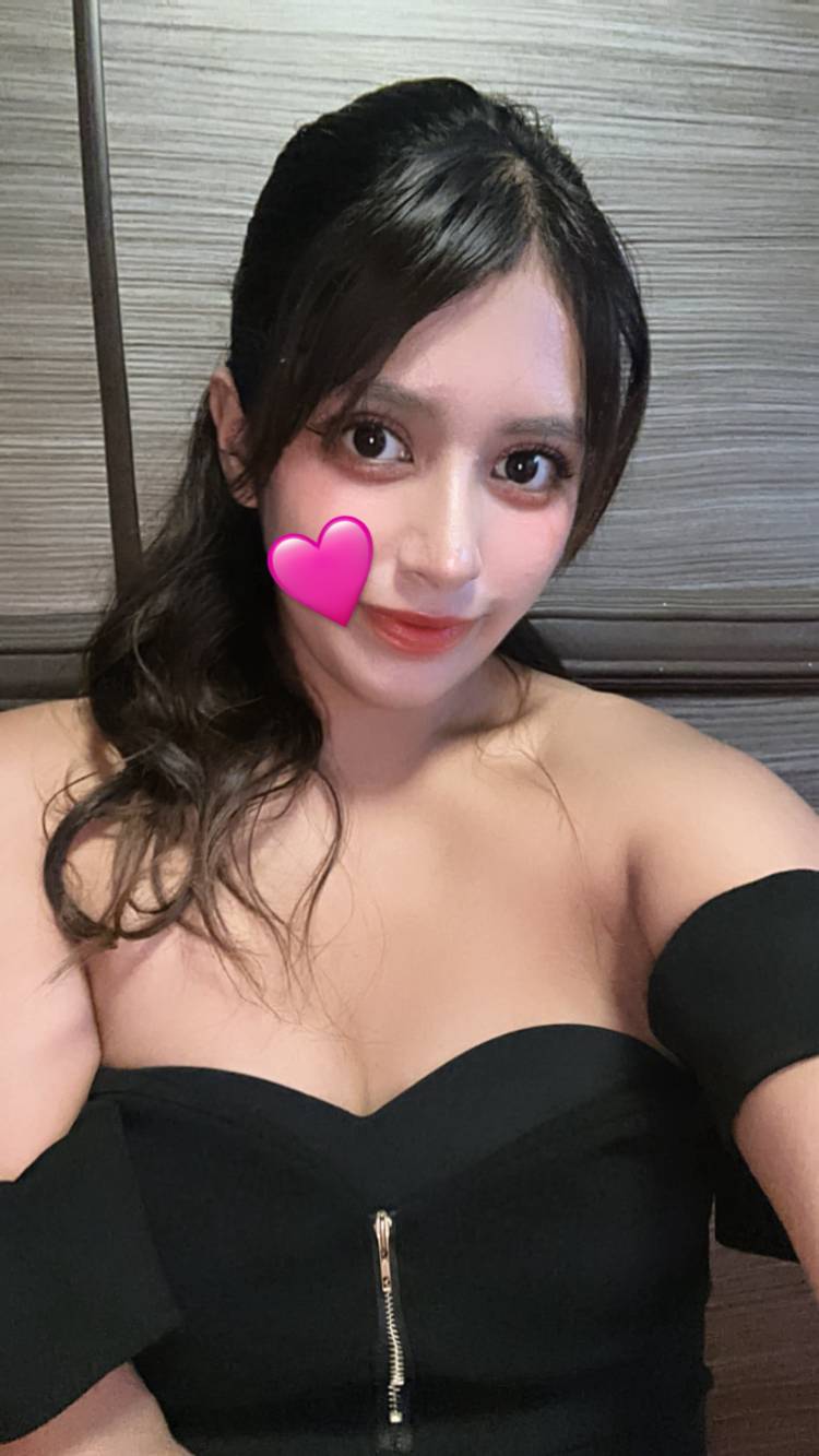 今日から出勤だよ会いにきてね🤍