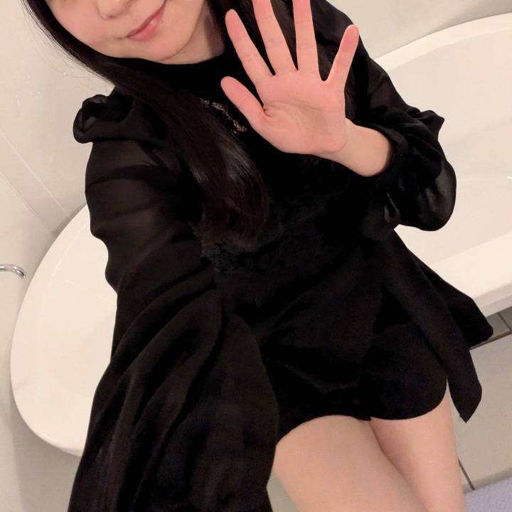 明日7:00〜12:00出勤! 久々すぎる😳💕