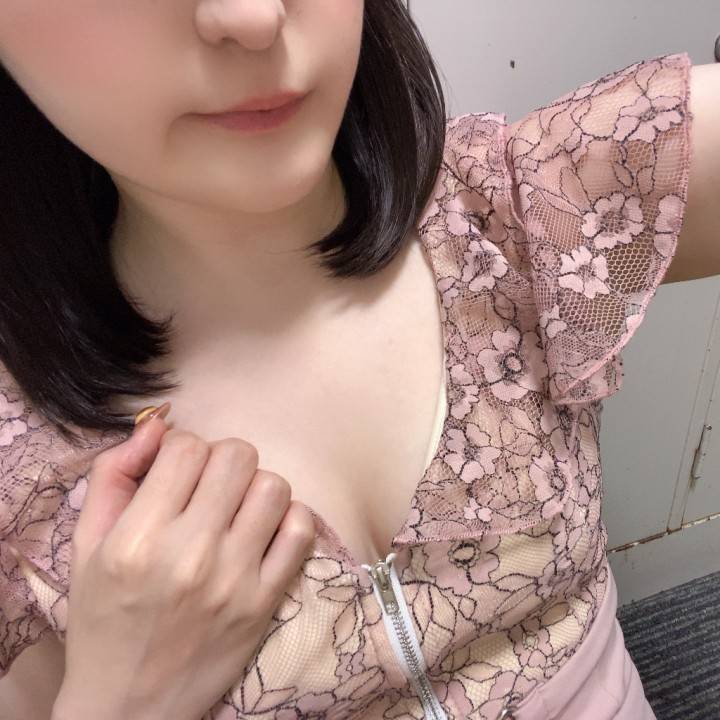 明日遅番に変更です❣️