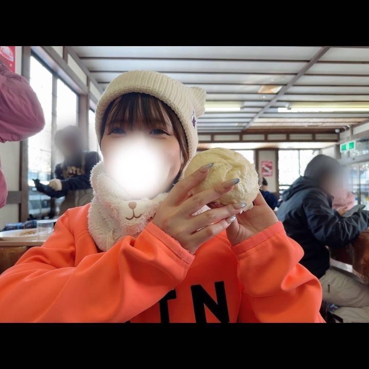 デカ🈵(大きな肉まん)