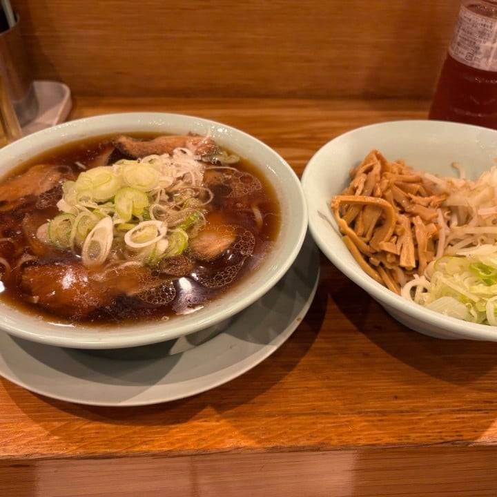 今日暇だよ助けて😭