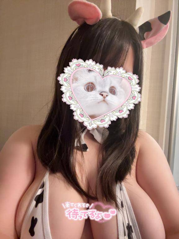 雨だったから湿気でくるんってなってるけど今の髪の長さこれです