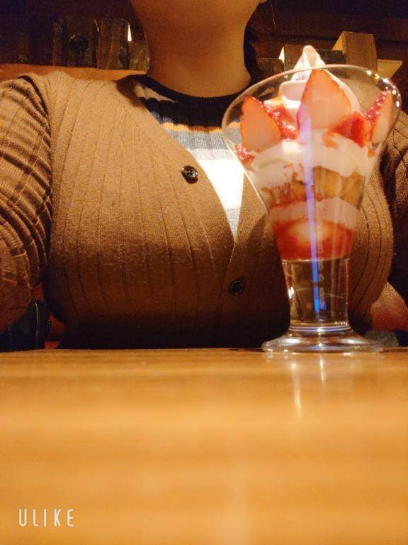 テーブルおっぱいのせ🍓