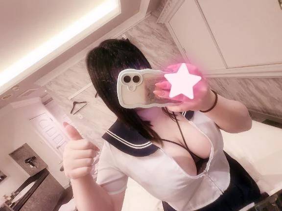制服なんだよほんとは