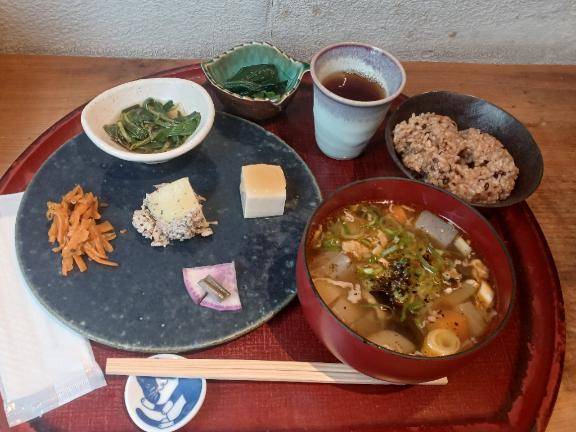 あした、緊急出勤します??