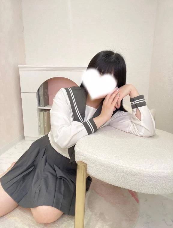 制服姿も……どう？