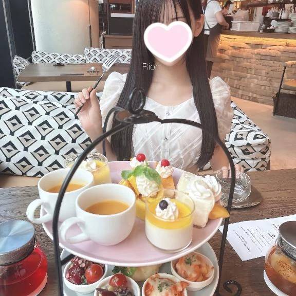 明日遅めですがいます🍒