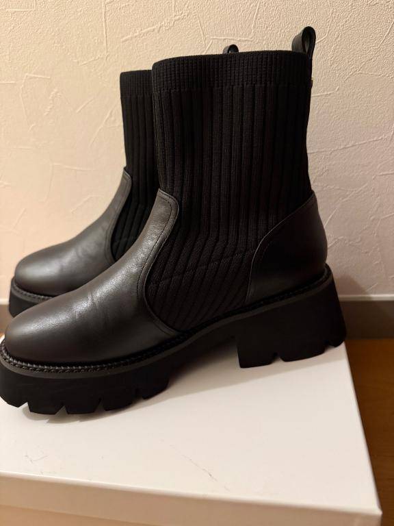 新しいブーツ??