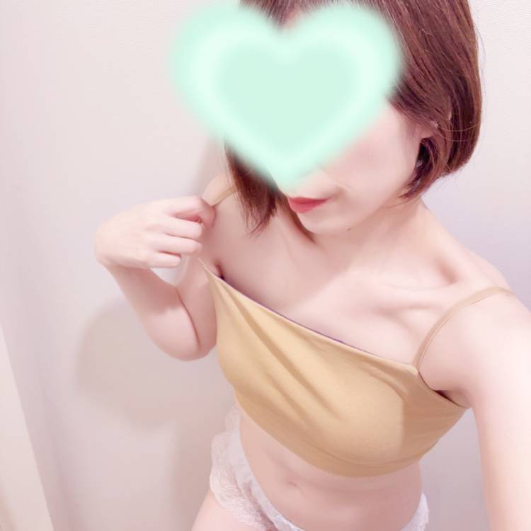鎖骨🦴がチャームポイント😍