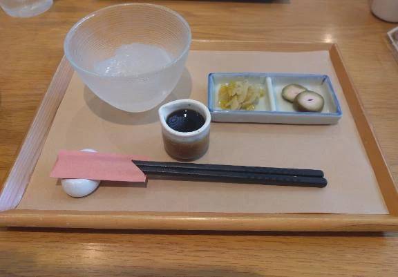 銀座やまう　ところてん(黒蜜)とお漬物
