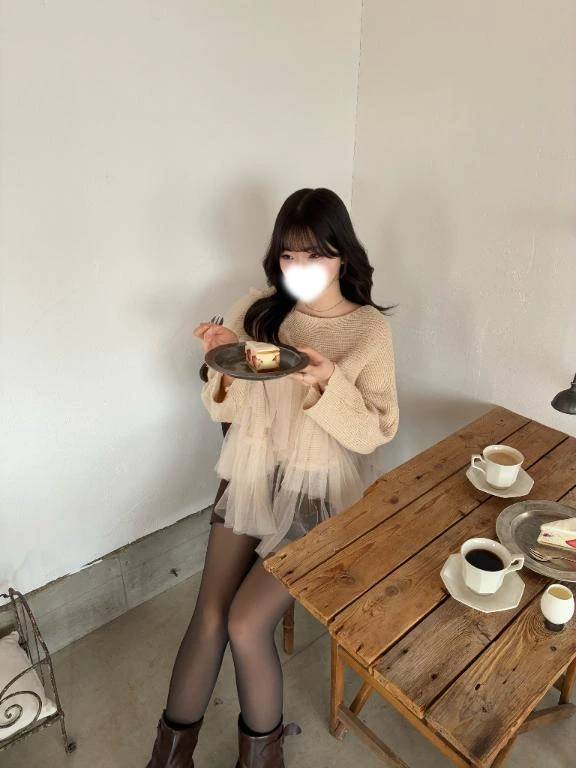 明日13:00〜出勤するよ🫶🏻💕
