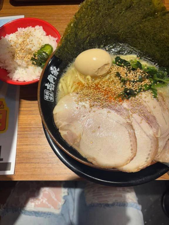 昨日の夜ご飯は家系ラーメンでした🍜🥰