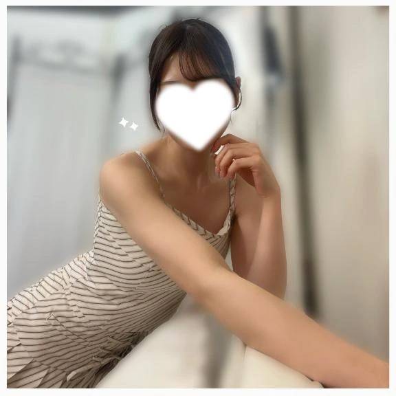もな(チェックイン素人専門大人女子)