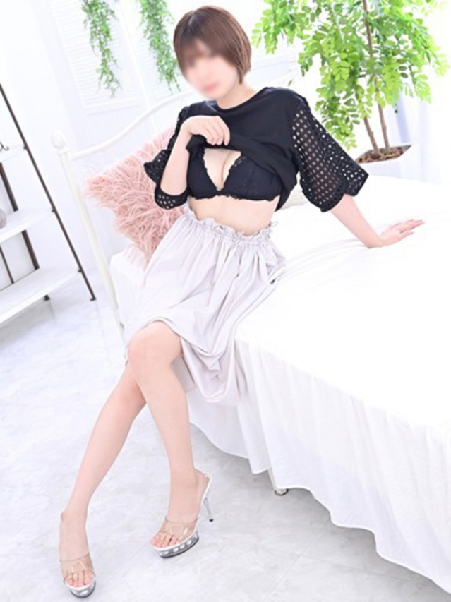 まりの（チェックイン素人専門大人女子）