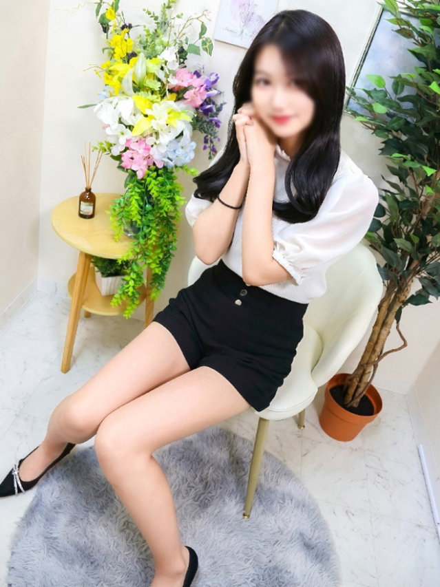 しおり（チェックイン素人専門大人女子）