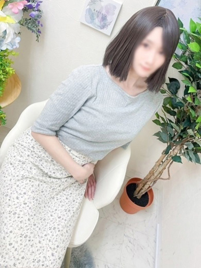 ことね(チェックイン素人専門大人女子)